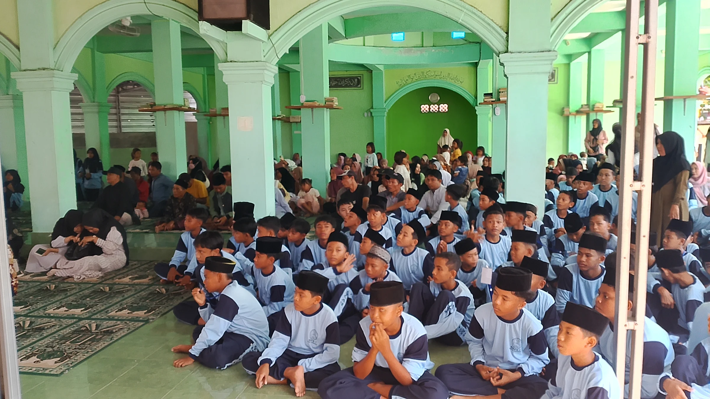 Murid baru beserta orang tua atau wali