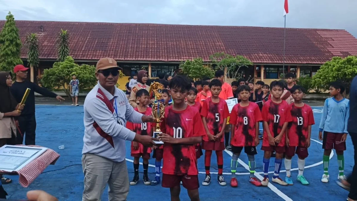 Final Spentu Prateng Cup 3 Berlangsung Meriah, SDN 1 Lajut Raih Juara